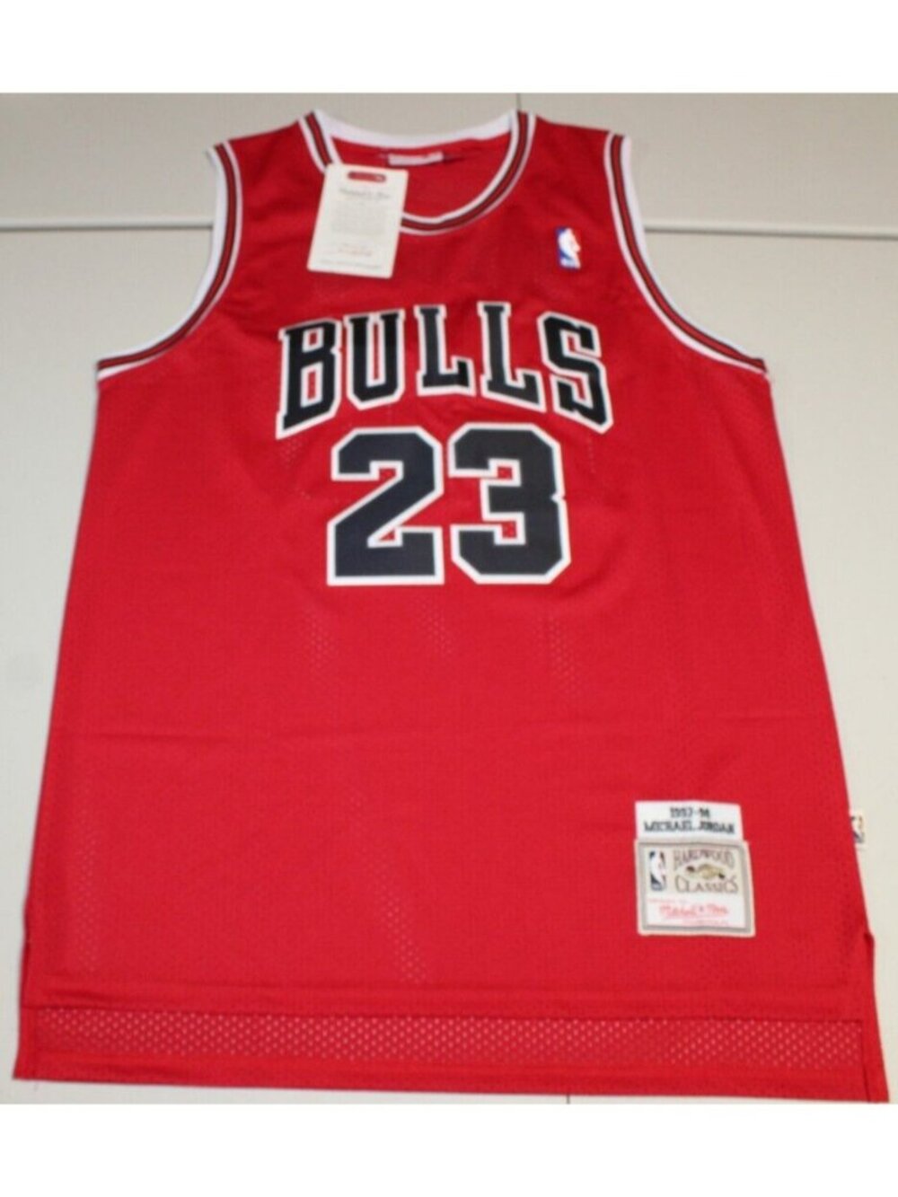 NBA 1997-98 Chicago Bulls Michael Jordan #23 Jersey Large Mitchell & Ness NWT
